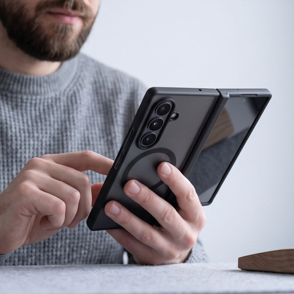 Tech-Protect Samsung Galaxy Z Fold 8 Ultra Deksel MagPeak MagSafe Svart