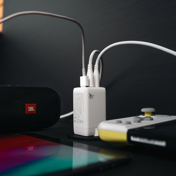 Aqiila Lader Chargebird W65 GaN 67W Hvit