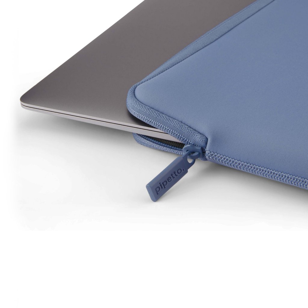 Pipetto Classic Fit Sleeve til MacBook Neo Lavender