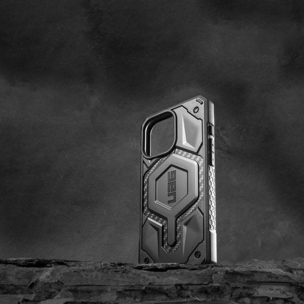 Urban Armor Gear (UAG) iPhone 16 Pro Deksel Monarch Pro MagSafe Carbon Fiber