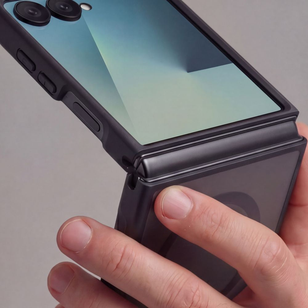 Tech-Protect Samsung Galaxy Z Flip 8 Deksel MagMat MagSafe Svart