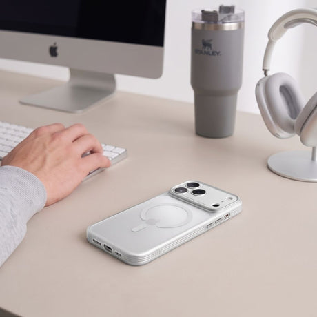 Tech-Protect iPhone 17 Pro/iPhone 18 Pro Deksel MagPrime MagSafe Matt Grå