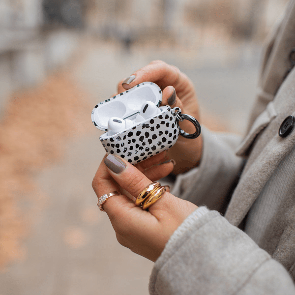 Burga AirPods 4 Deksel Design Almond Latte