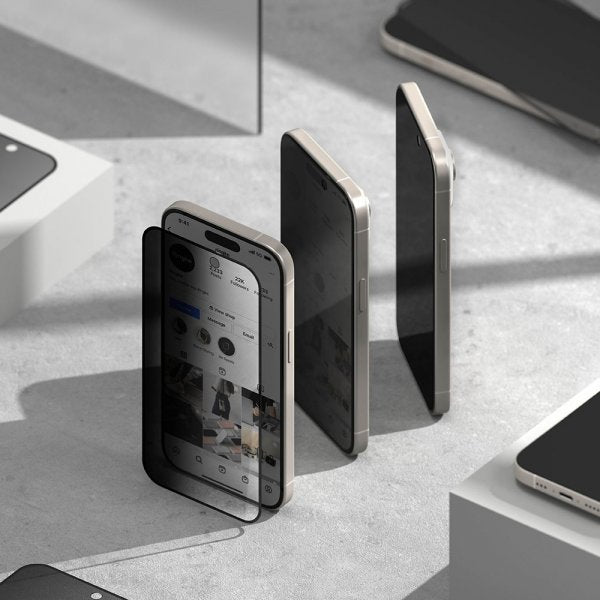 Ringke iPhone 15 Skjermbeskytter Privacy Tempered Glass Installation Jig