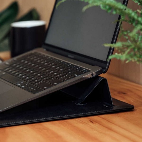 Moshi Sleeve Muse 3-in-1 Slim Laptop Sleeve Jet Black