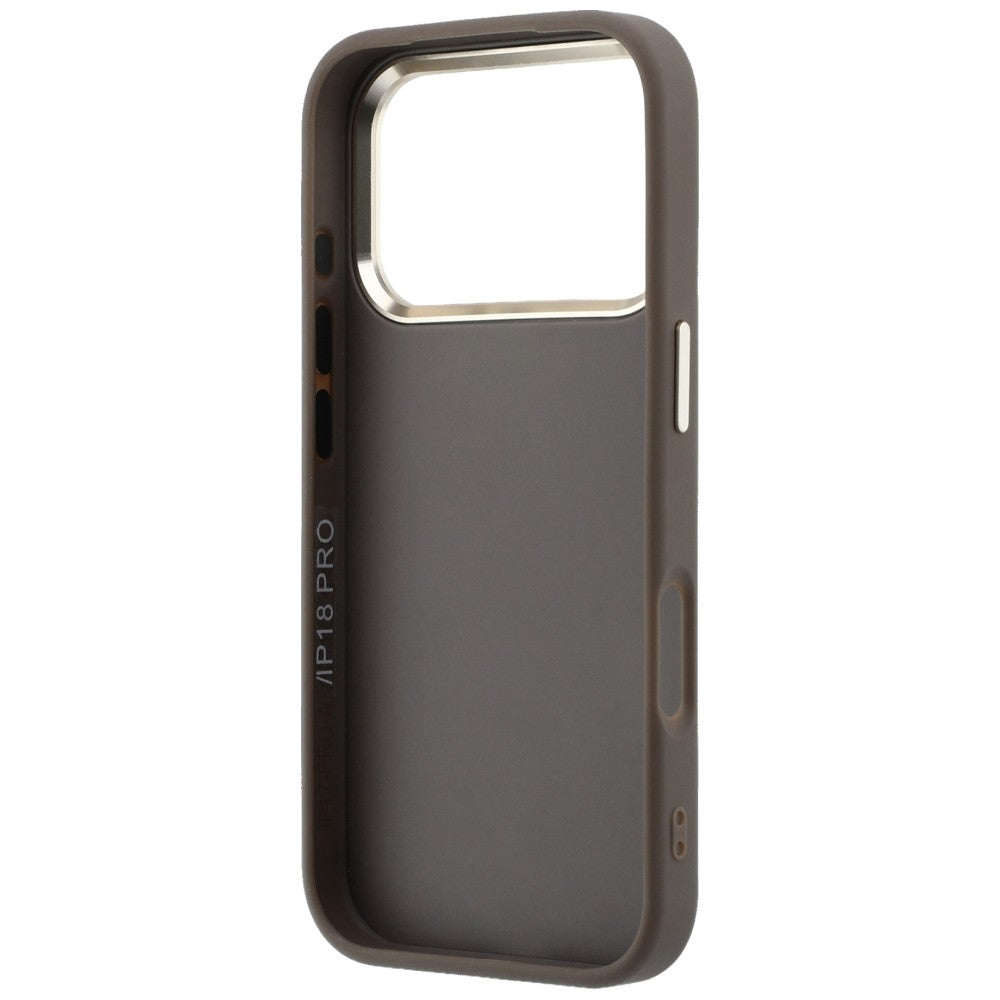 Guess iPhone 17 Pro/iPhone 18 Pro Deksel 4G Resin Logo Brun