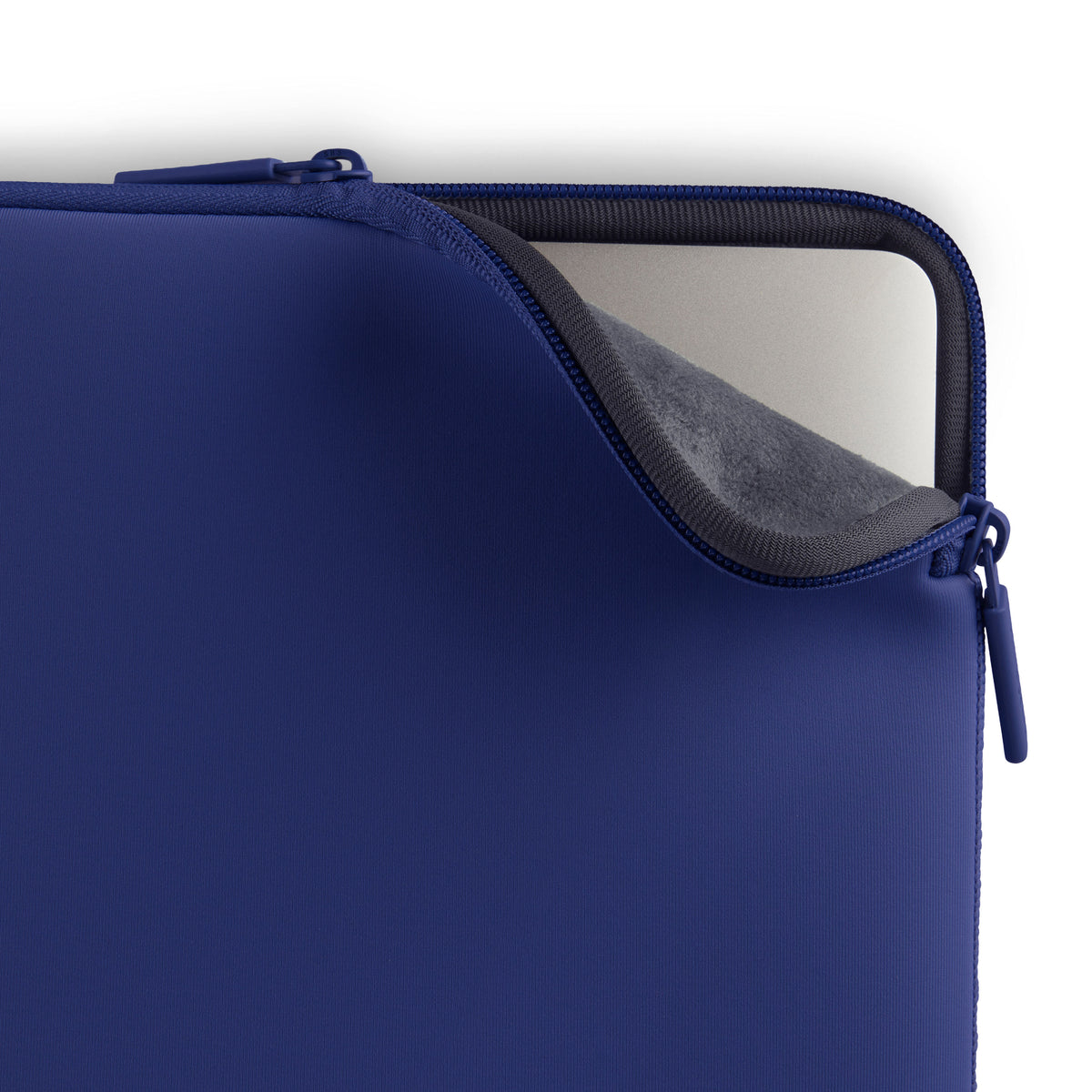 Pipetto MacBook Neo 13 Sleeve Classic Fit Sleeve Luminous Blue
