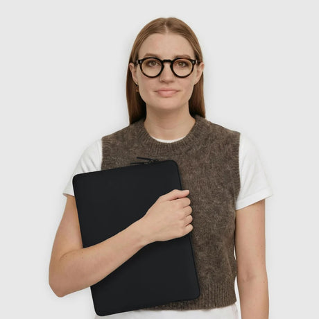 Pipetto MacBook Pro 16 Sleeve Classic Fit Sleeve Svart