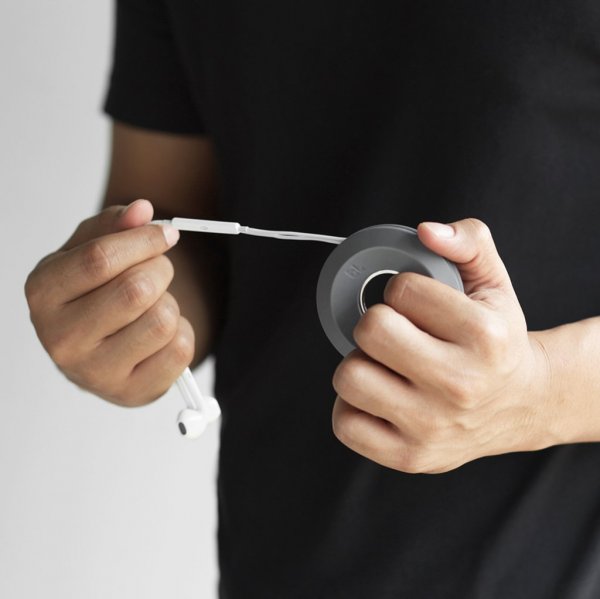 Bluelounge Cableyoyo Hodetelefonholder Lysegrå