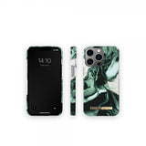 Ideal of Sweden iPhone 13 Pro Deksel Fashion Case Golden Olive Marble