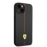 Ferrari iPhone 14 Plus Deksel Embossed Stripes Rød