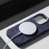 iPhone 15 Pro Max Deksel Alcantara MagSafe Grå