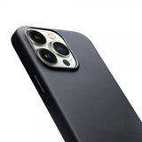 Qialino iPhone 15 Pro Deksel Kunstlæder MagSafe Svart