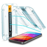Spigen iPhone 15/iPhone 16 Skjermbeskytter GLAS.tR EZ Fit 2-pakning