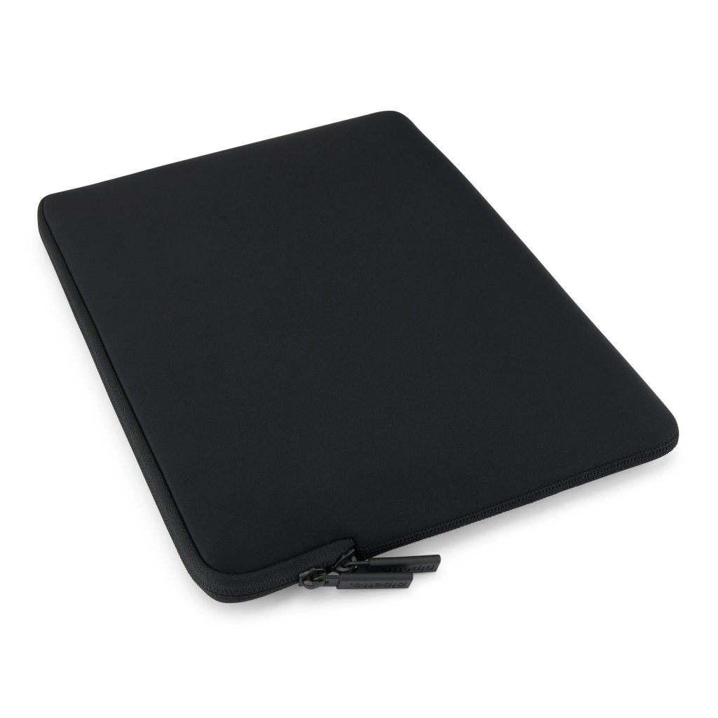 Pipetto Classic Fit Sleeve for MacBook Neo Svart