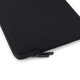 Pipetto Classic Fit Sleeve for MacBook Neo Svart