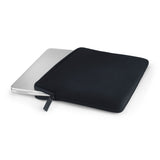 Pipetto Classic Fit Sleeve for MacBook Neo Svart