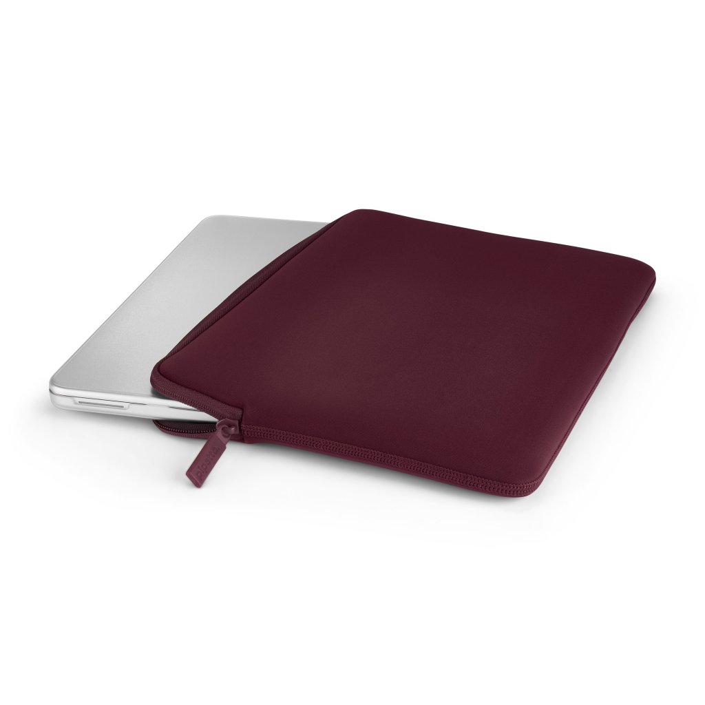 Pipetto Classic Fit Sleeve for MacBook Neo burgunder