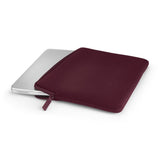 Pipetto Classic Fit Sleeve for MacBook Neo burgunder