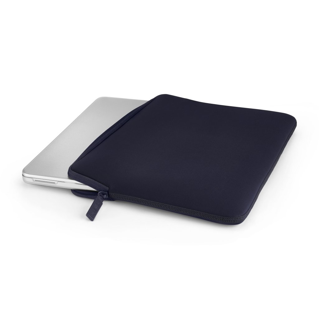 Pipetto Classic Fit Sleeve for MacBook Neo mørkeblå