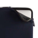 Pipetto Classic Fit Sleeve for MacBook Neo mørkeblå