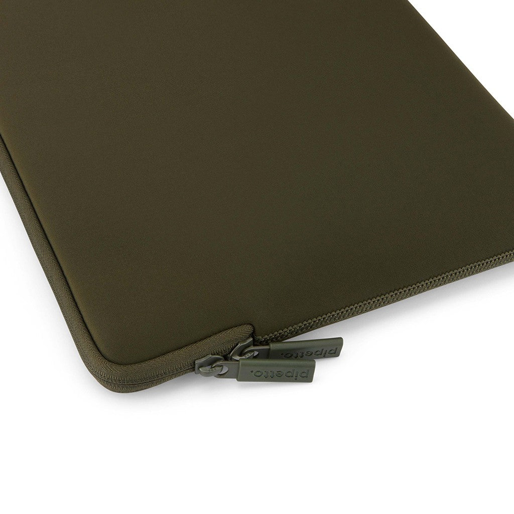Pipetto Classic Fit Sleeve for bærbar PC 13/14" mørkegrønn