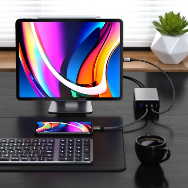 Satechi 100W GaN PD-reseLader med dubbla USB-C och USB-A-uttag