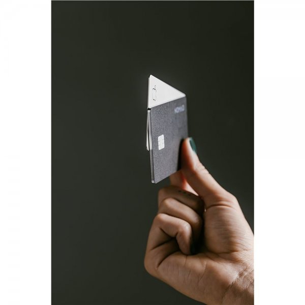 Nomad Tracking Card Pro Hvit