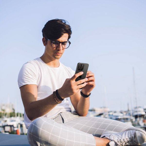 iPhone 16 Pro/Pro Max/17 Pro/Pro Max Kamerabeskytter GLAS.tR EZ Fit Optik Pro 2-pakning Desert Titanium