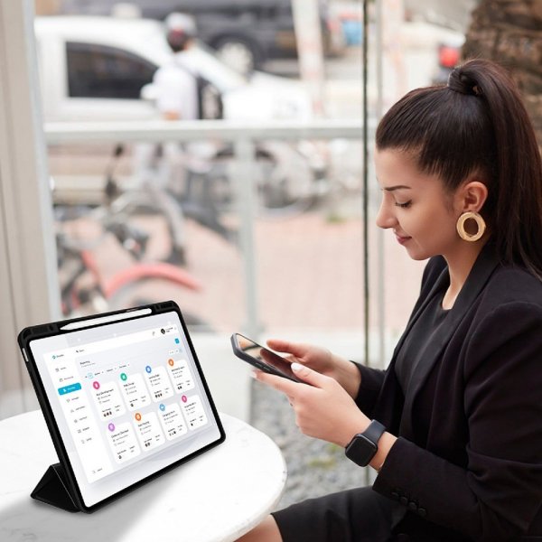 iPad Pro 13 (M4/M5) Etui Folio Case Basic Svart