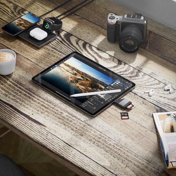 Ultra Mini USB-C to SD/MicroSD card reader